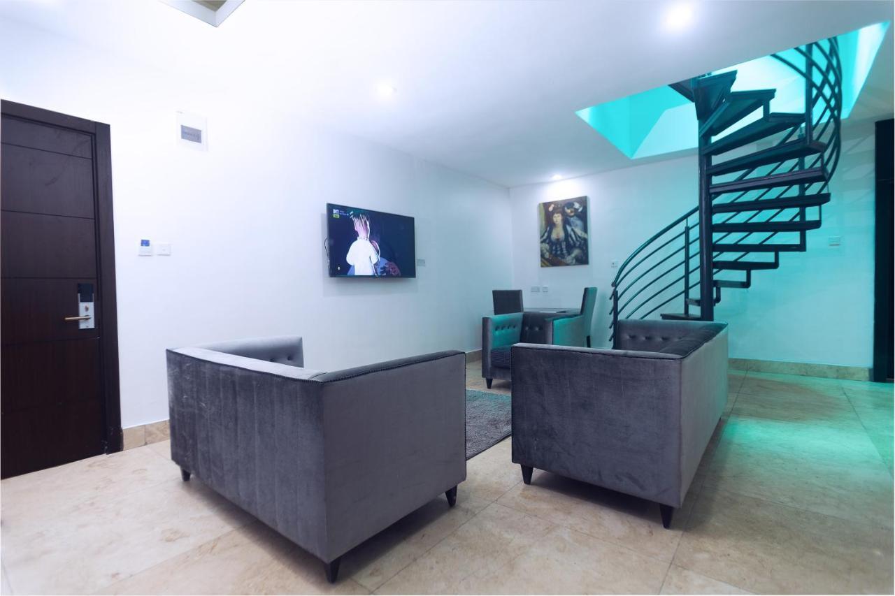 לקי Caesar'S Luxury Hotel מראה חיצוני תמונה