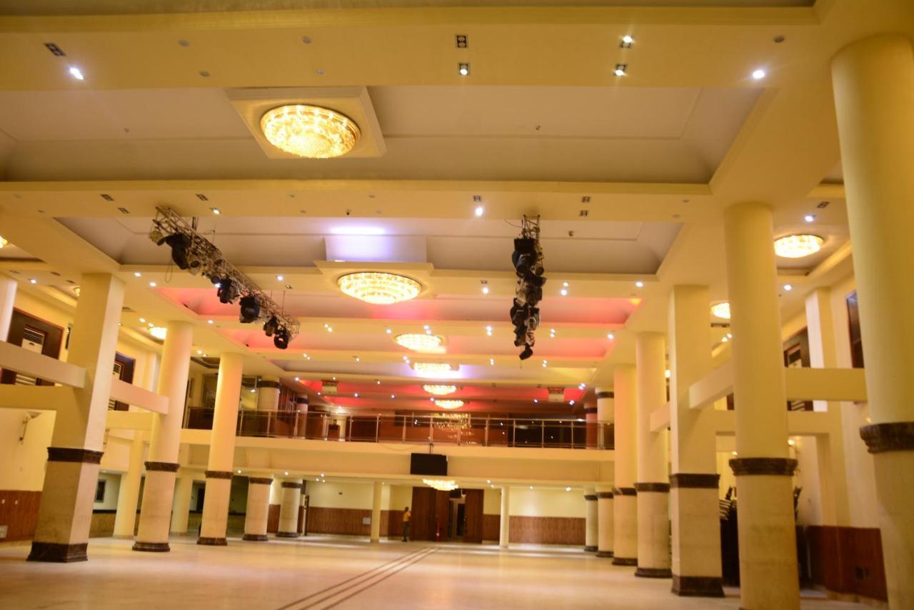 לקי Caesar'S Luxury Hotel מראה חיצוני תמונה