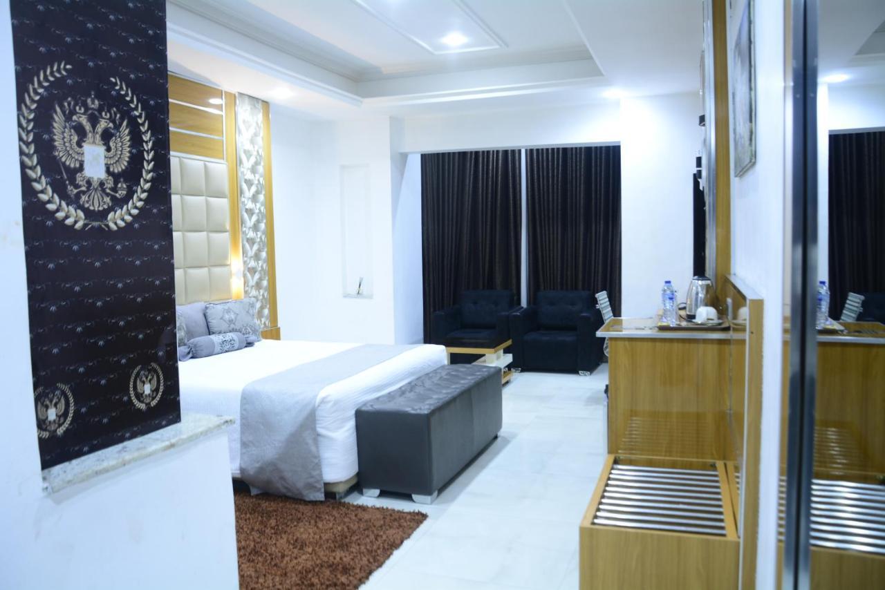 לקי Caesar'S Luxury Hotel מראה חיצוני תמונה