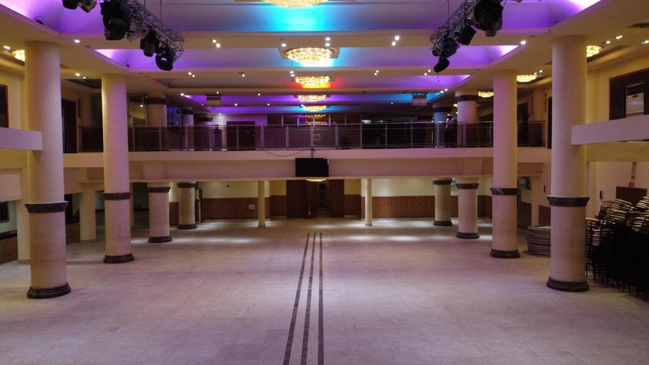 לקי Caesar'S Luxury Hotel מראה חיצוני תמונה