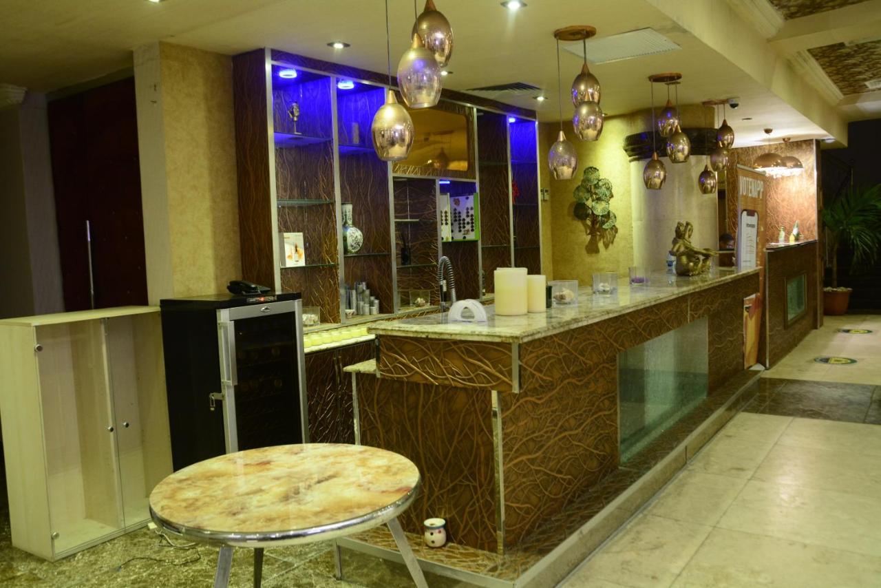 לקי Caesar'S Luxury Hotel מראה חיצוני תמונה