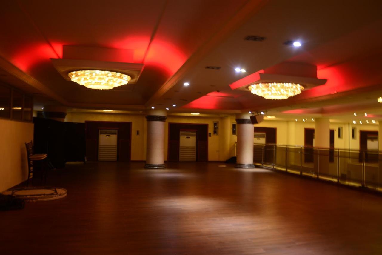 לקי Caesar'S Luxury Hotel מראה חיצוני תמונה