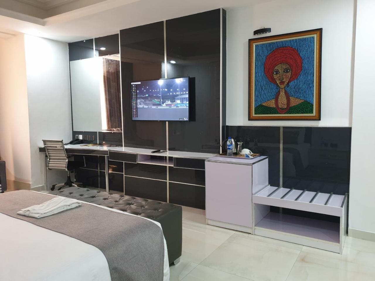 לקי Caesar'S Luxury Hotel מראה חיצוני תמונה