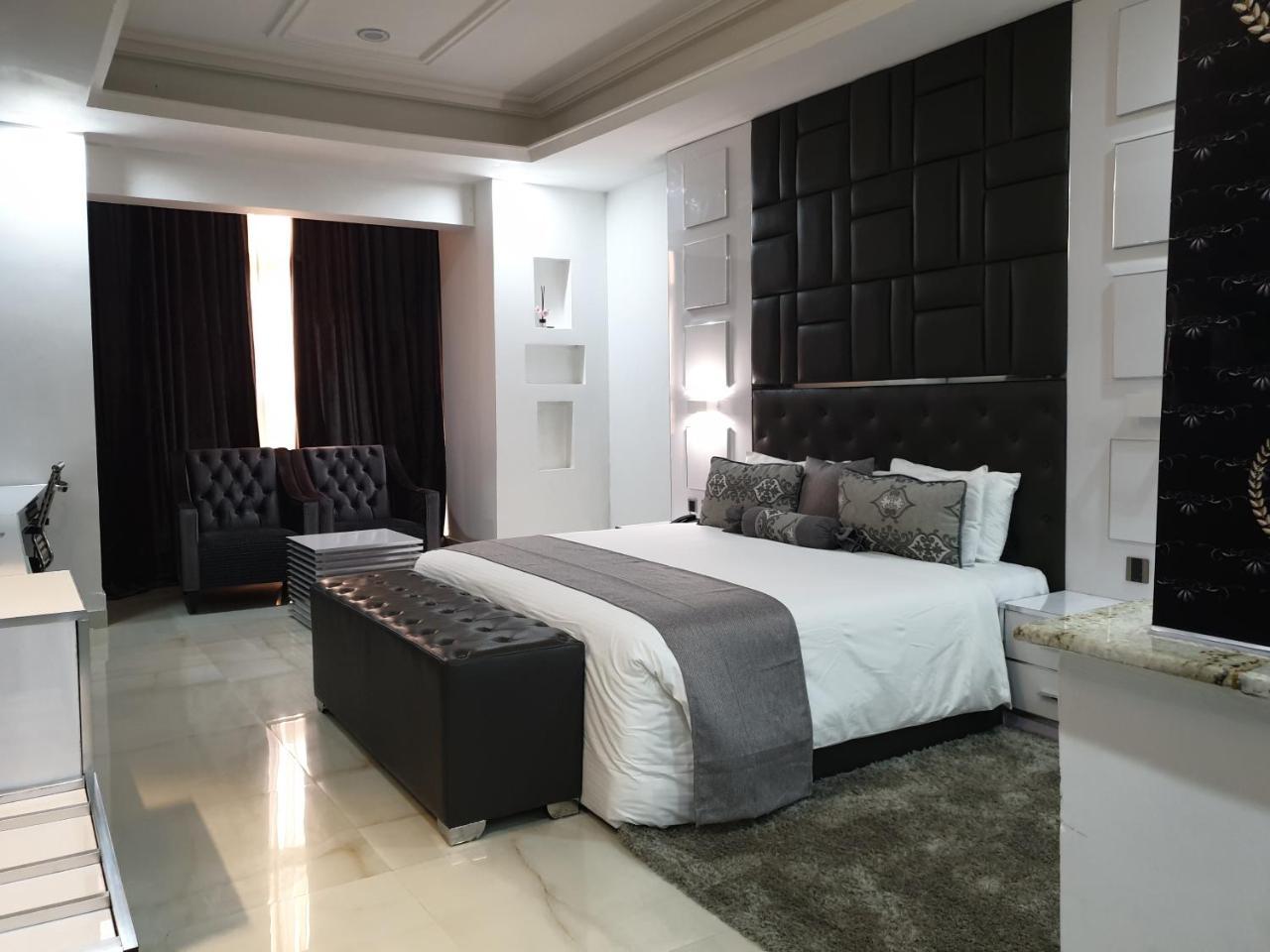 לקי Caesar'S Luxury Hotel מראה חיצוני תמונה