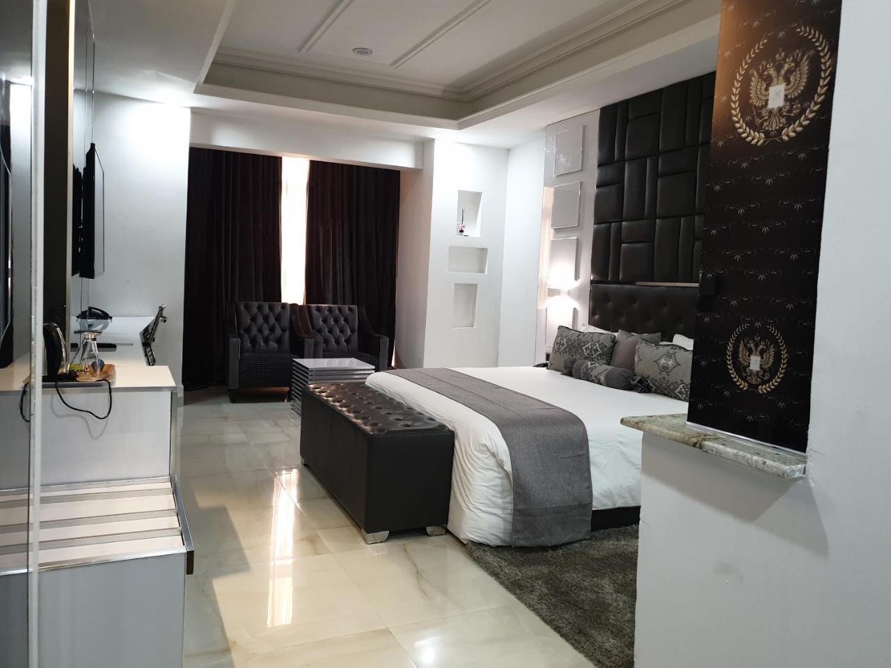 לקי Caesar'S Luxury Hotel מראה חיצוני תמונה