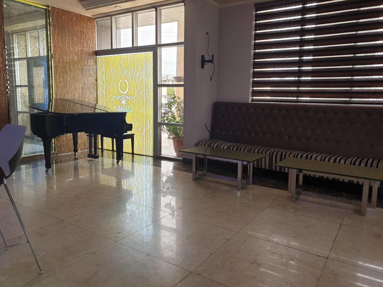לקי Caesar'S Luxury Hotel מראה חיצוני תמונה