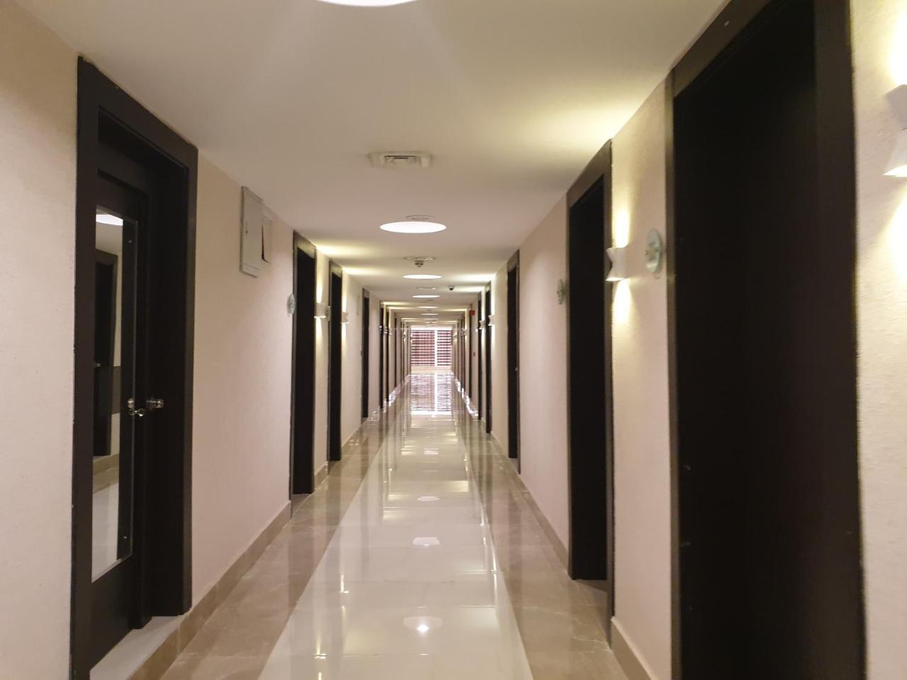 לקי Caesar'S Luxury Hotel מראה חיצוני תמונה